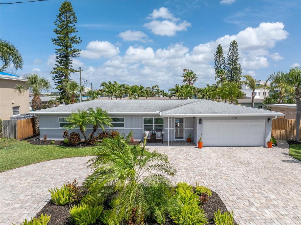 Photo of 6904 Grande Vista Way S, St Petersburg, FL 33707 (MLS # TB8437409)