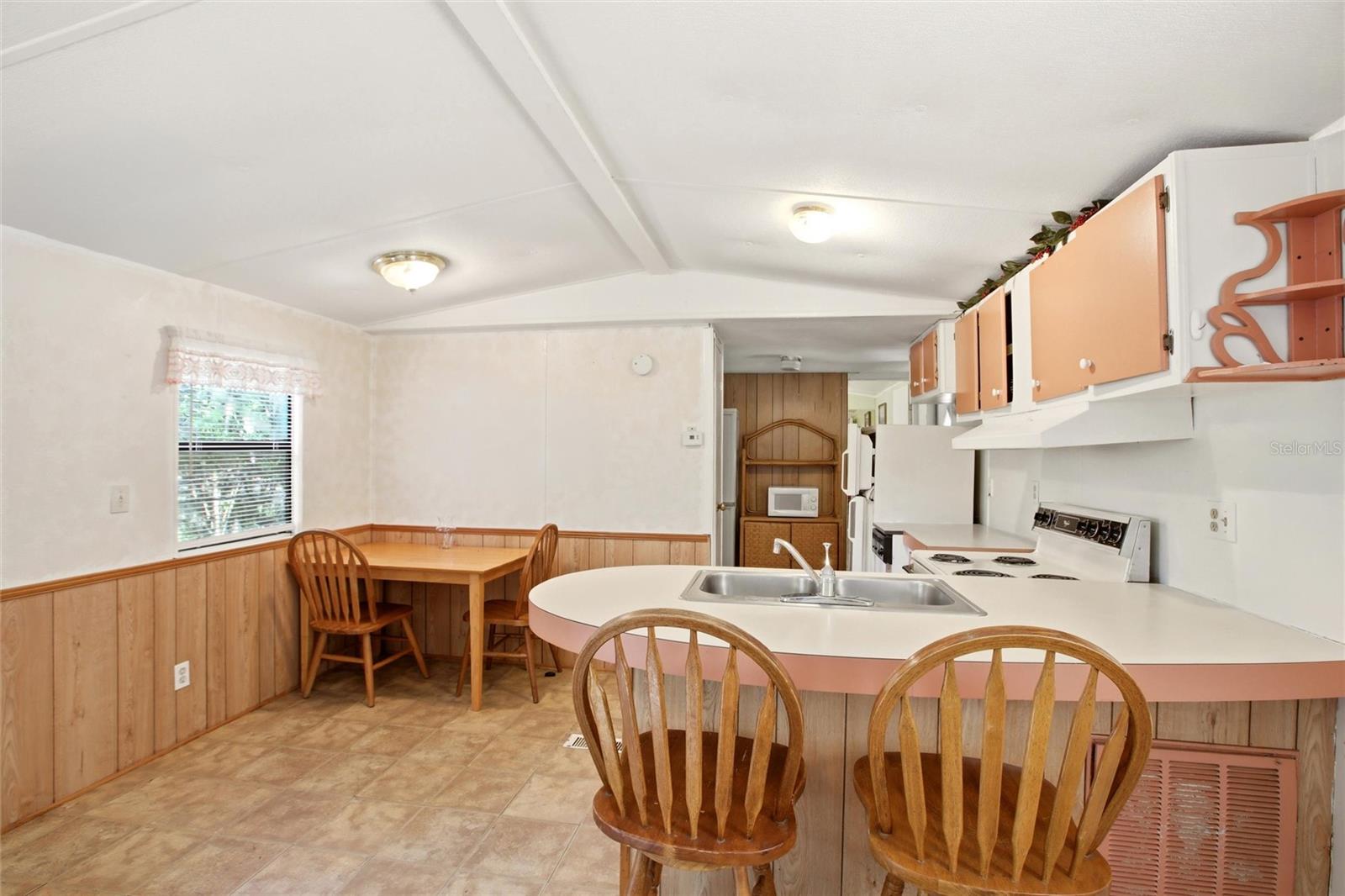 TIOTIE BEACH ESTATES - Residential