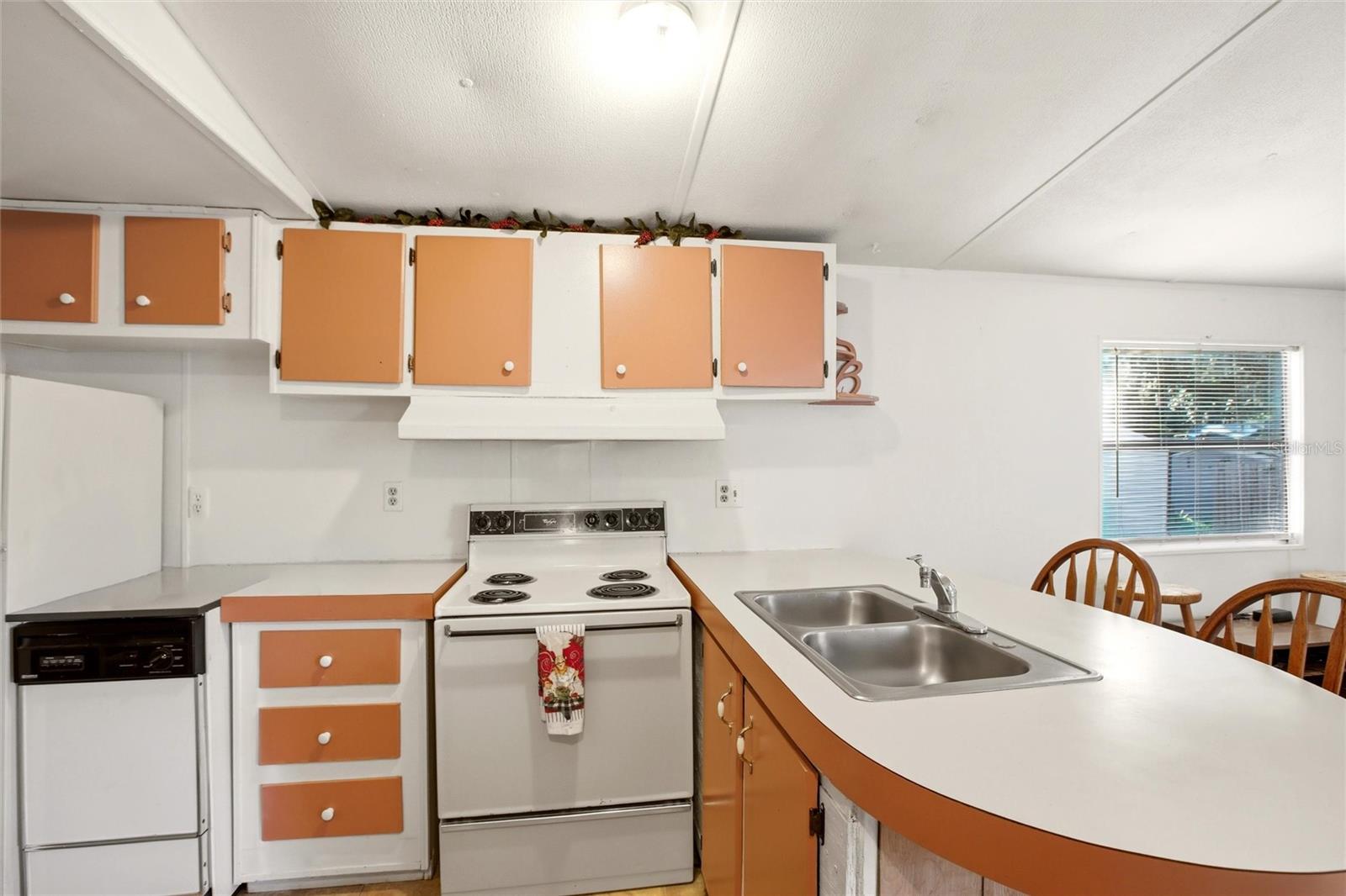 TIOTIE BEACH ESTATES - Residential