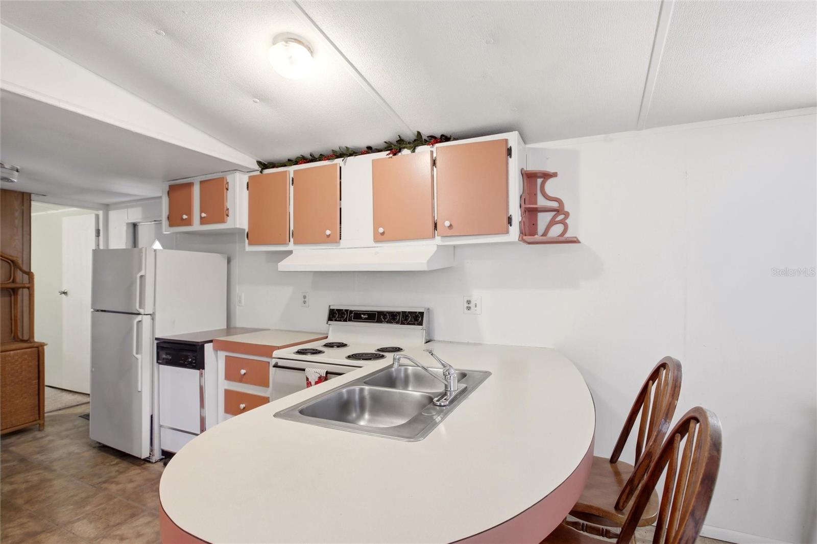 TIOTIE BEACH ESTATES - Residential
