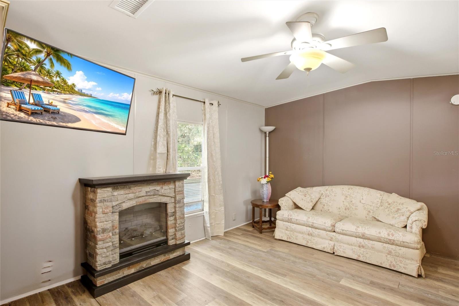 TIOTIE BEACH ESTATES - Residential