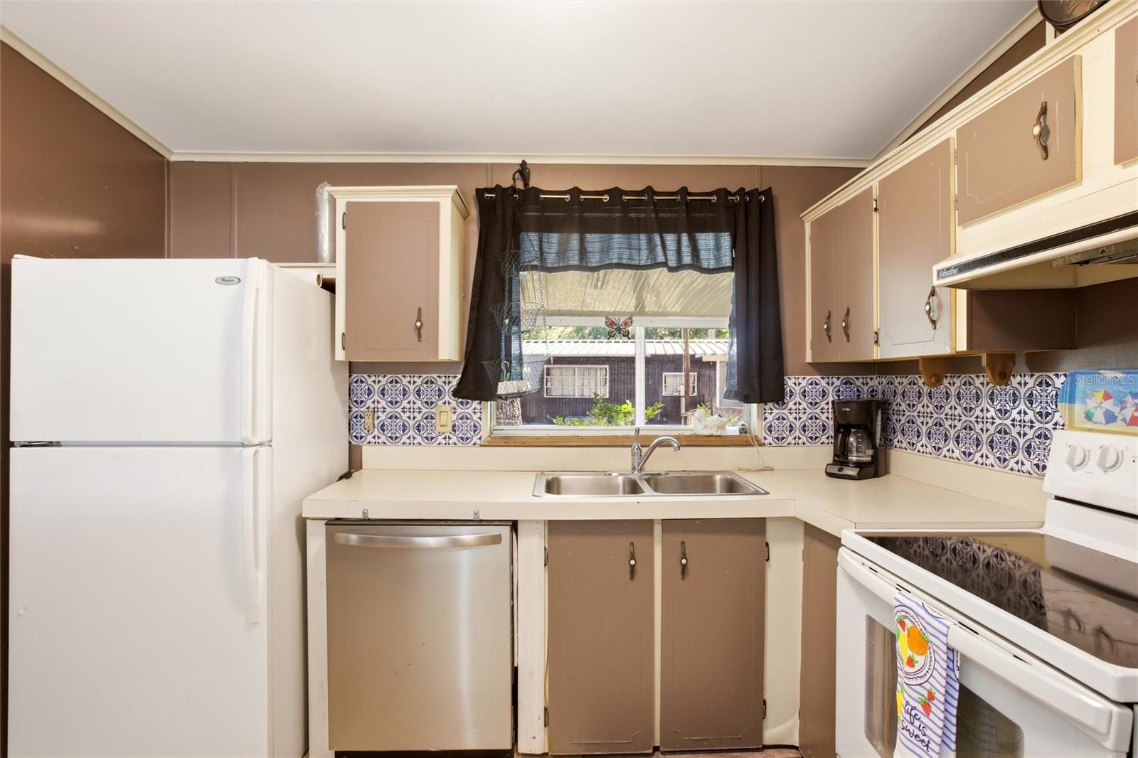 TIOTIE BEACH ESTATES - Residential