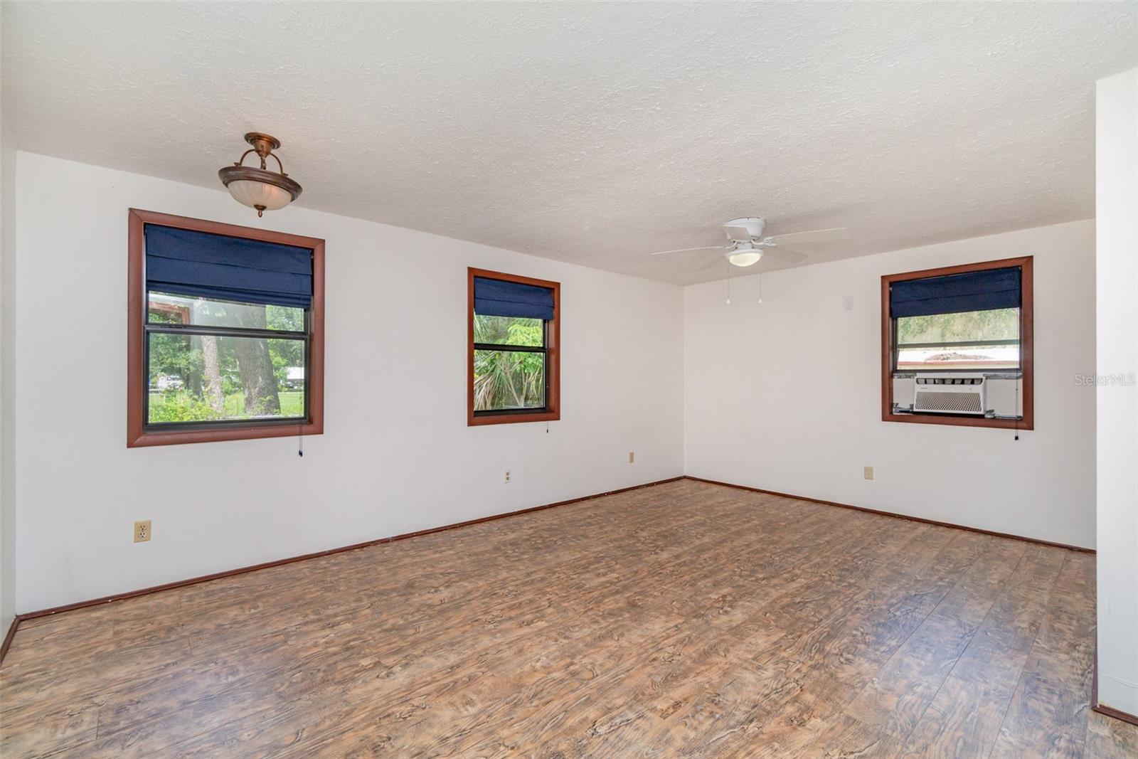 LOVEJOY PARK - Residential