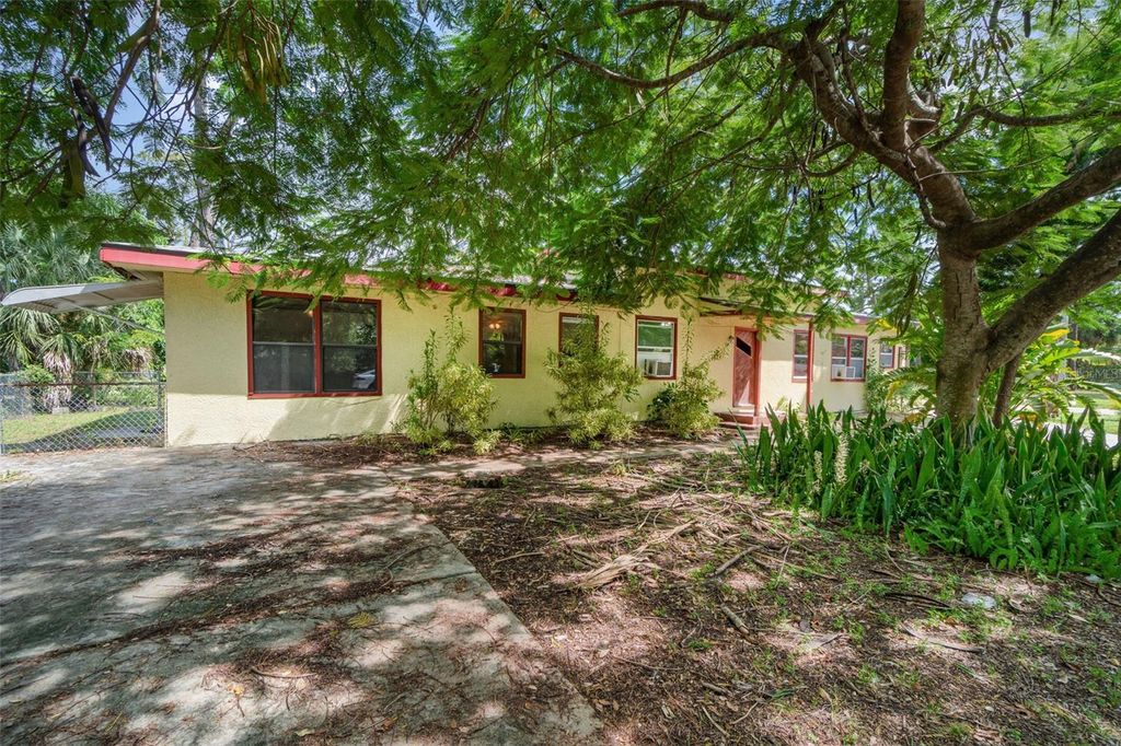 Photo of 2729 Broadway, Fort Myers, FL 33901 (MLS # A4667585)