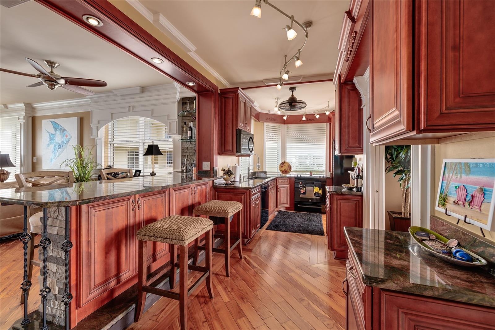 HARBOURSIDE CONDO - Residential