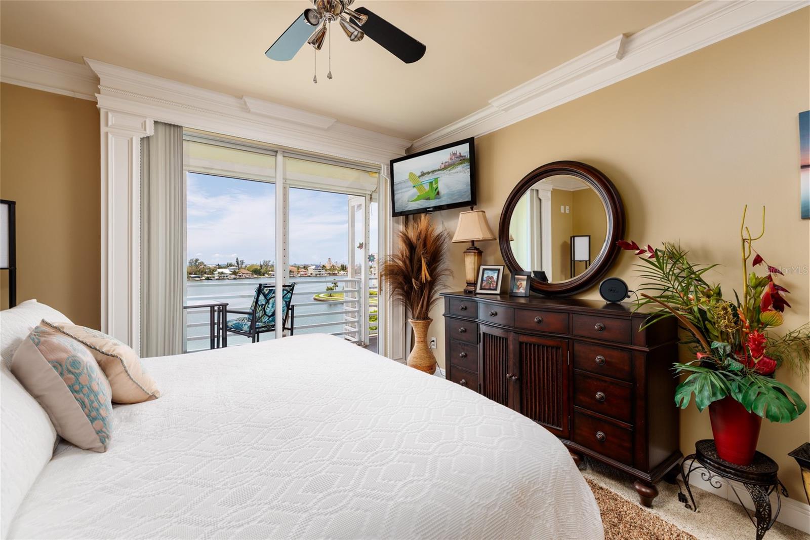 HARBOURSIDE CONDO - Residential