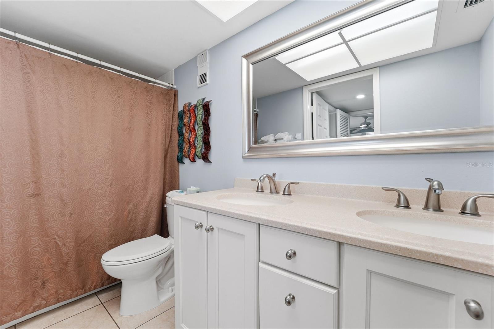 RAM-SEA CONDO - Residential