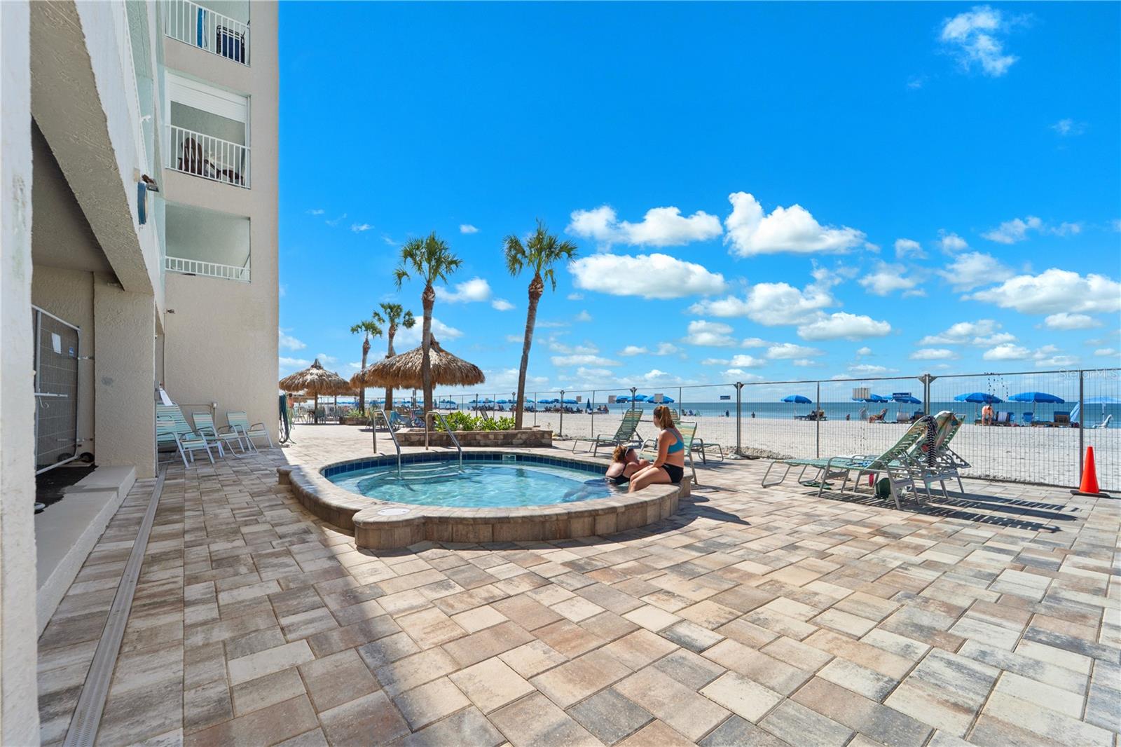 RAM-SEA CONDO - Residential