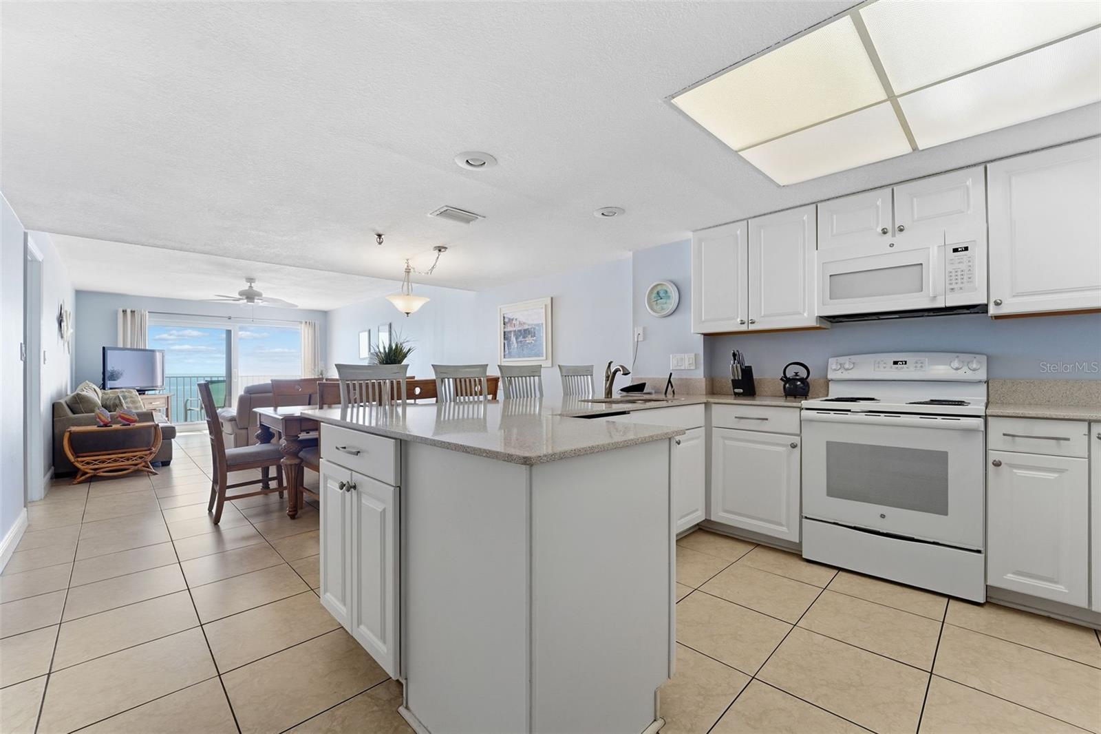 RAM-SEA CONDO - Residential