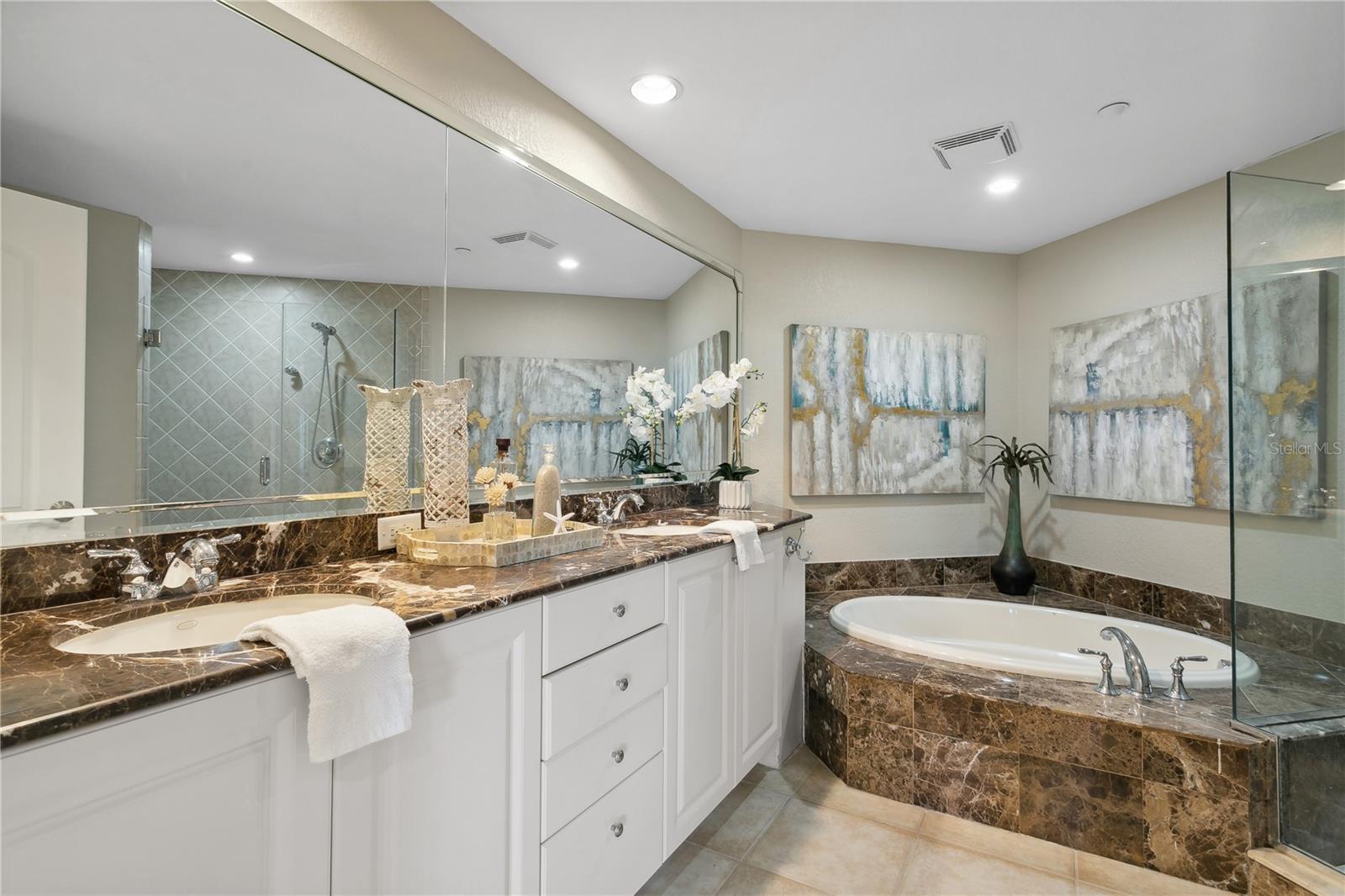 VILLAS/HARBOR VILLAGE - Residential