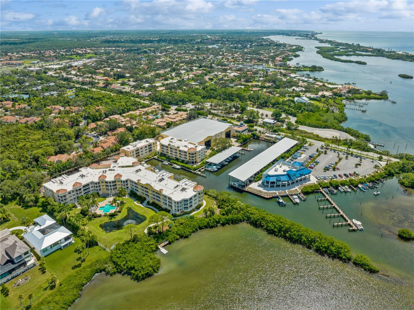 VILLAS/HARBOR VILLAGE - Residential