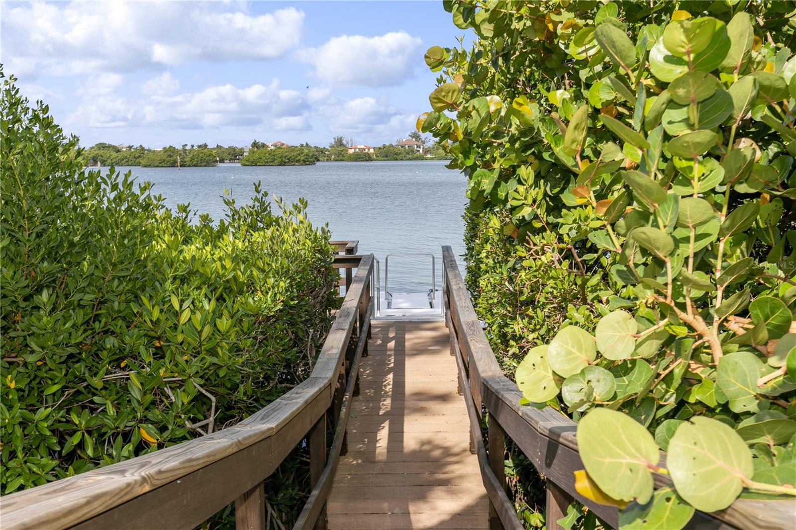 VILLAS/HARBOR VILLAGE - Residential