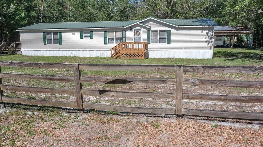 Photo of 17824 NE 143rd Terrace, Waldo, FL 32694 (MLS # GC540510)