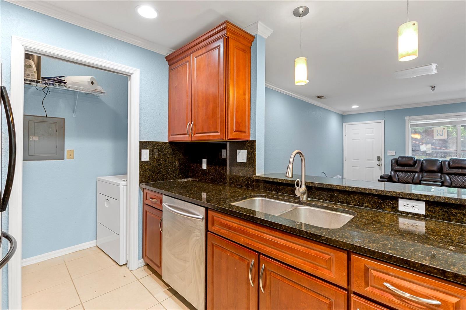 ITOPIA PRIVATE RESIDENCES CONDO - Residential