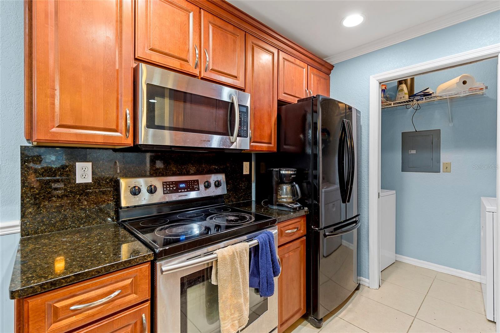 ITOPIA PRIVATE RESIDENCES CONDO - Residential