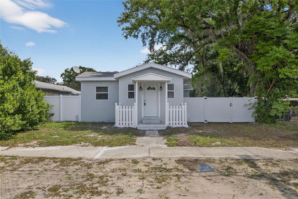 Photo of 8711 N Boulevard St, Tampa, FL 33604 (MLS # TB8486811)