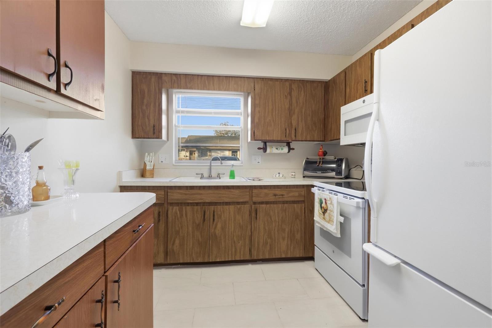 151 N HILL AVENUE 100