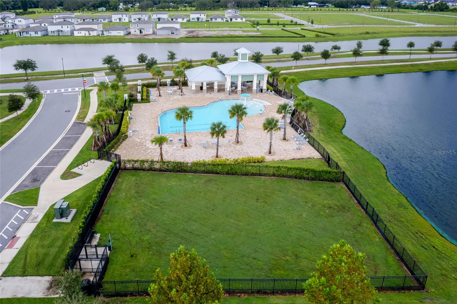 THE RESERVE AT TWIN LAKES - Residential Lease