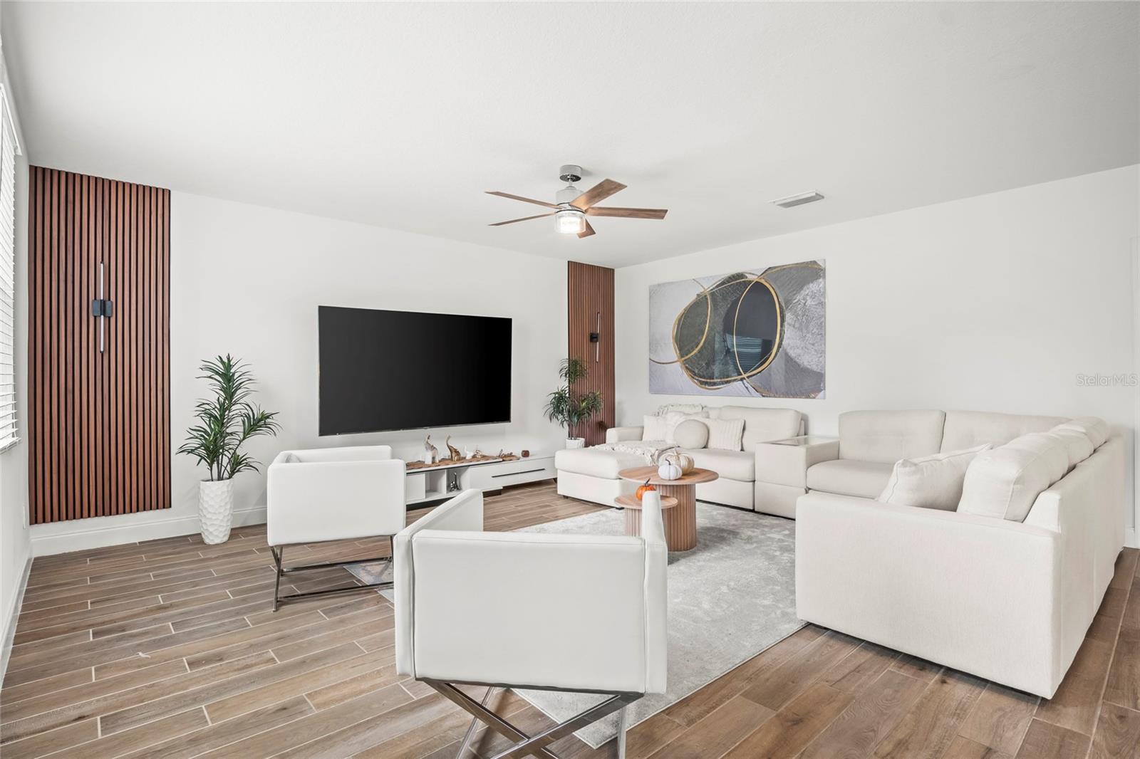 THE RESERVE AT TWIN LAKES - Residential Lease