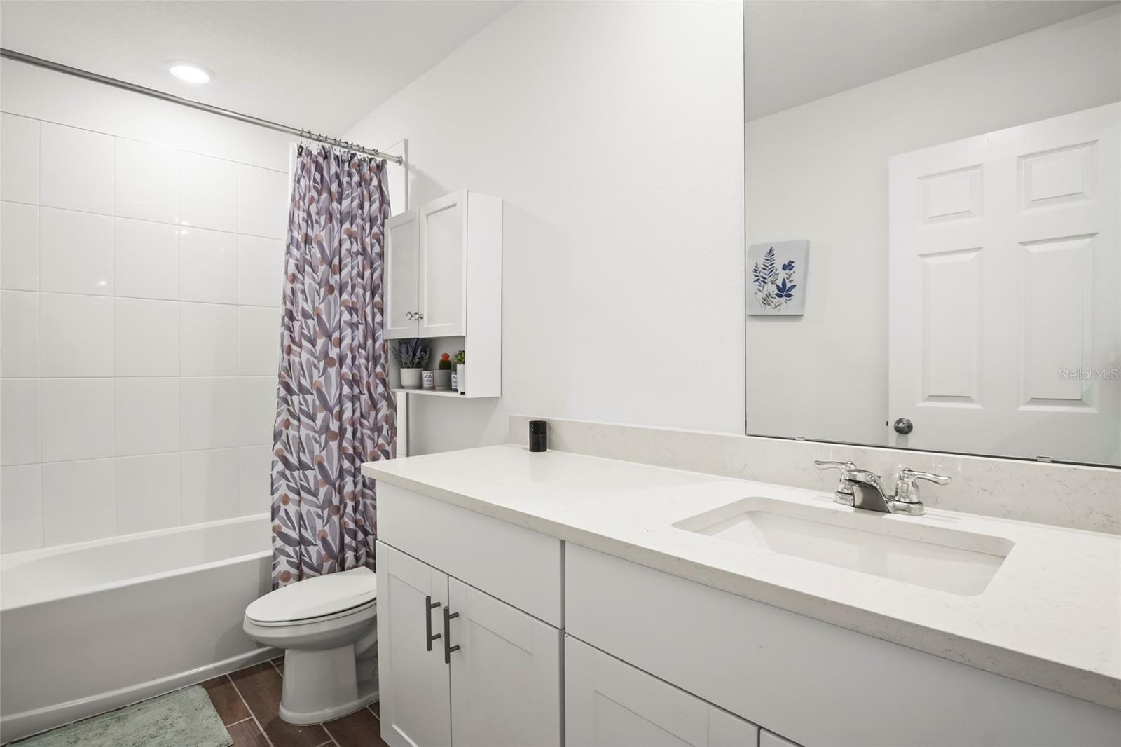 THE RESERVE AT TWIN LAKES - Residential Lease