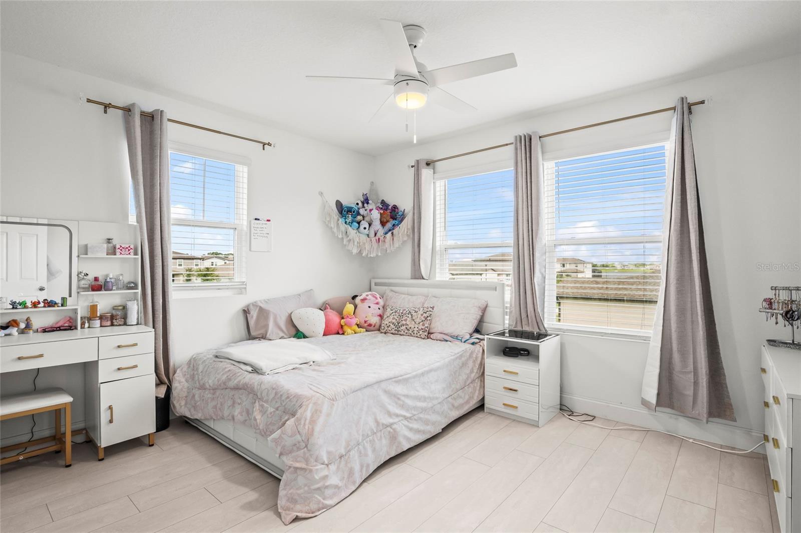 THE RESERVE AT TWIN LAKES - Residential Lease