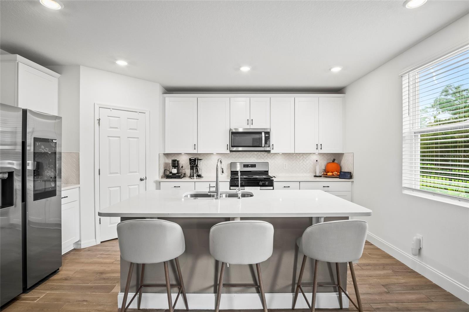 THE RESERVE AT TWIN LAKES - Residential Lease