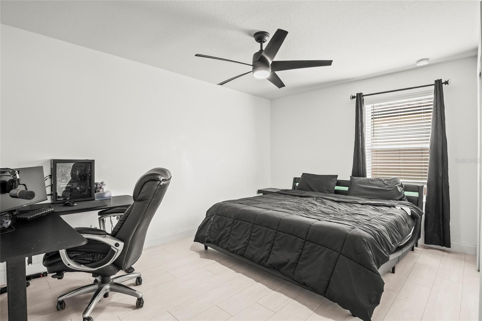 THE RESERVE AT TWIN LAKES - Residential Lease