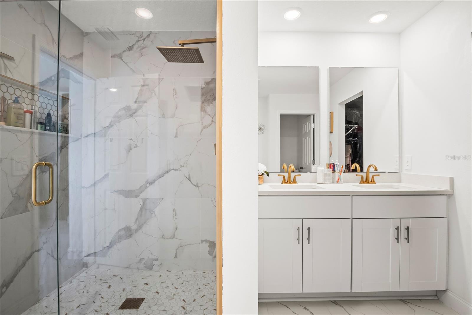 THE RESERVE AT TWIN LAKES - Residential Lease