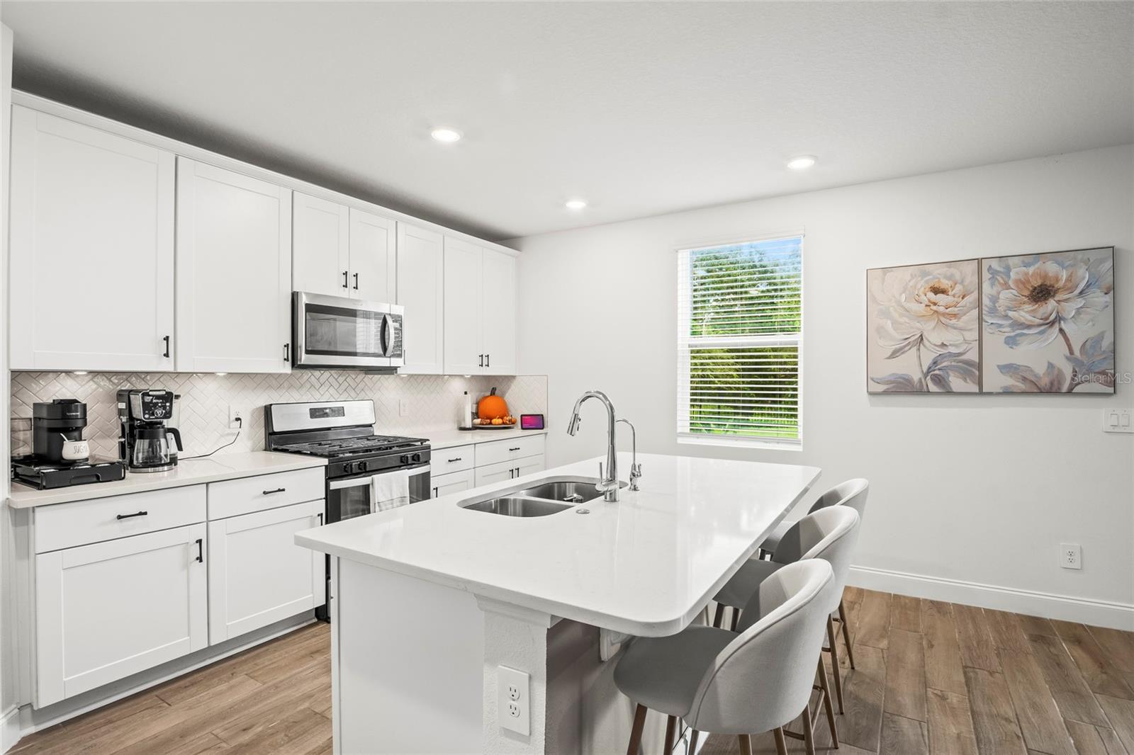 THE RESERVE AT TWIN LAKES - Residential Lease