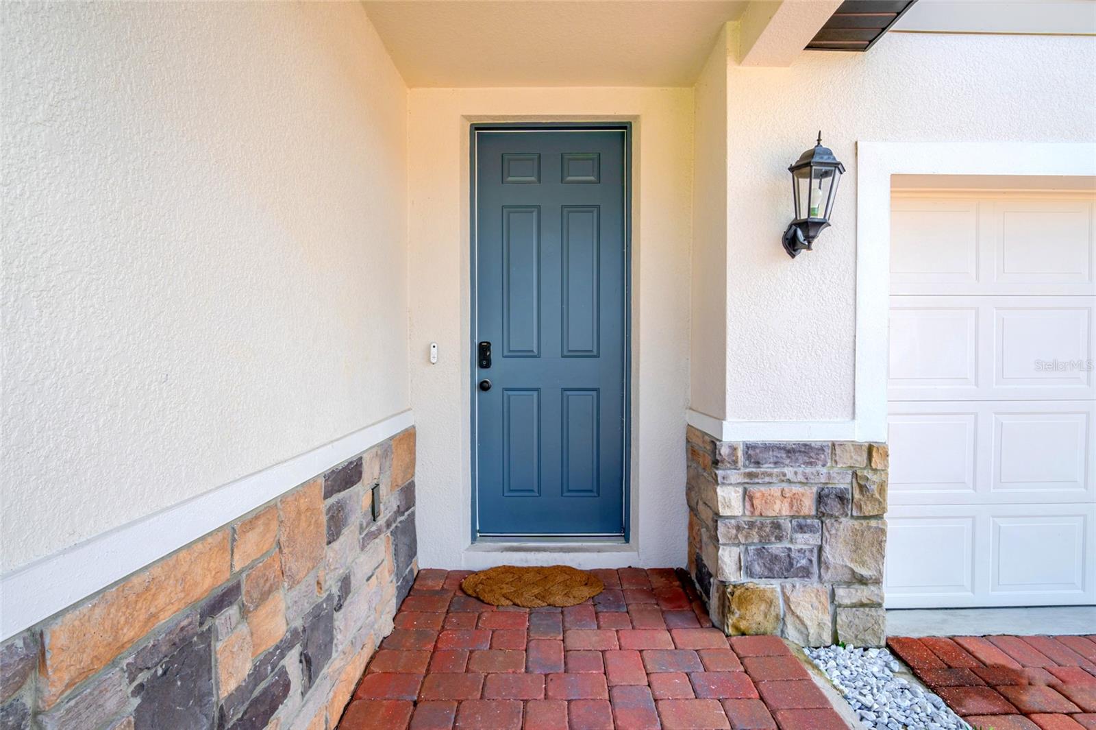 THE RESERVE AT TWIN LAKES - Residential Lease