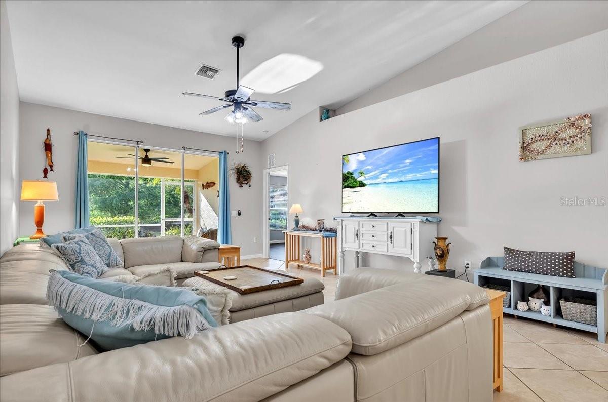 319 MONACO DRIVE 8