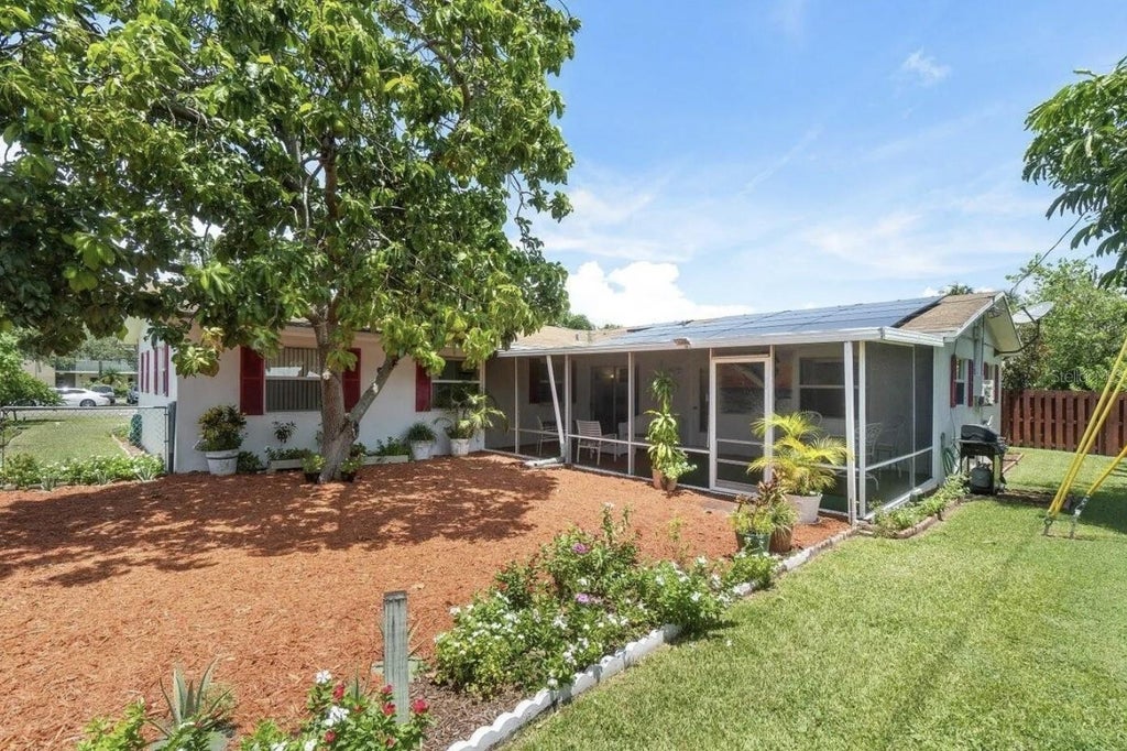 Photo of 717 Lindell Boulevard, Delray Beach, FL 33444 (MLS # G5114096)