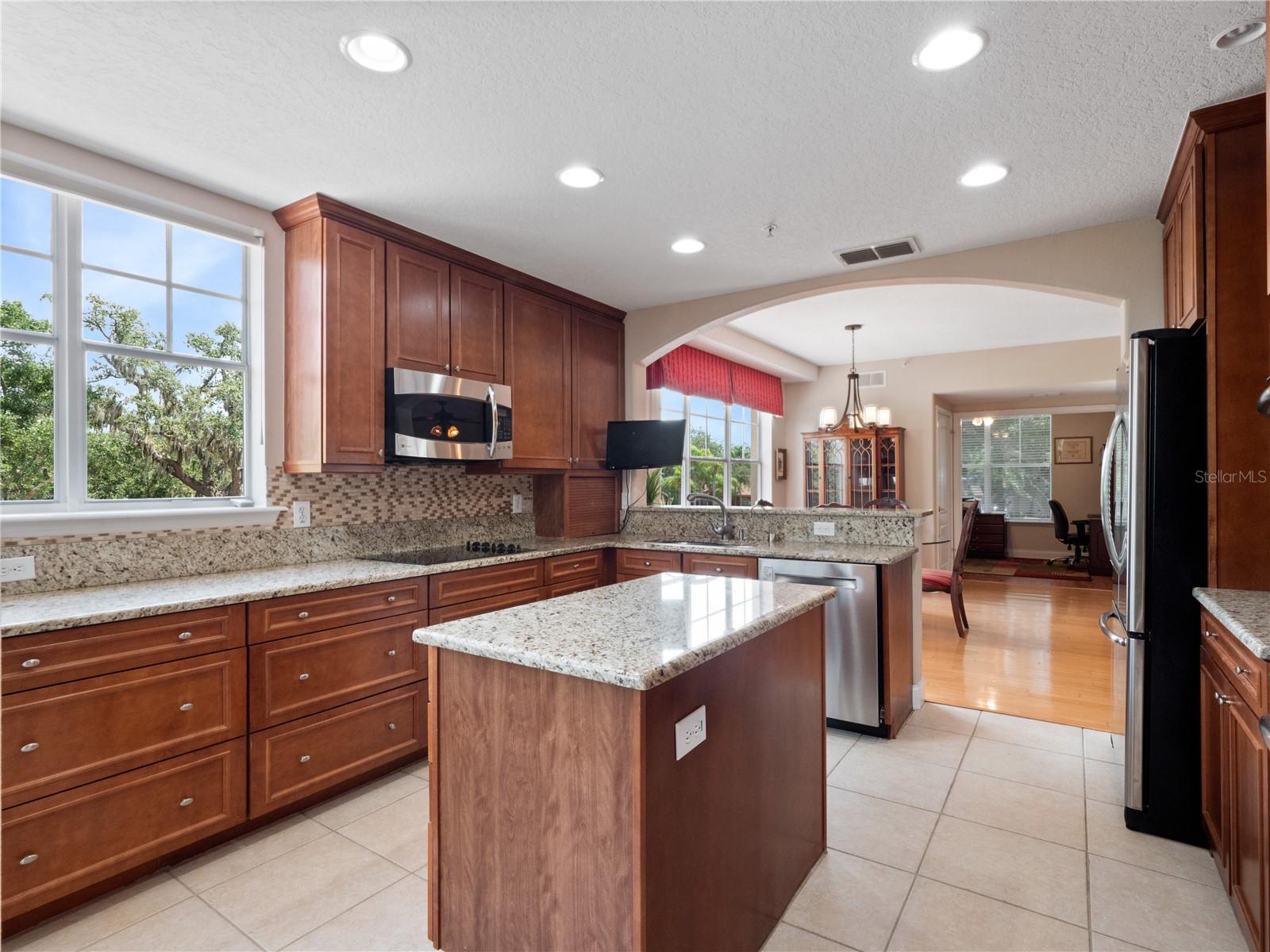 910 LOTUS VISTA DRIVE 201