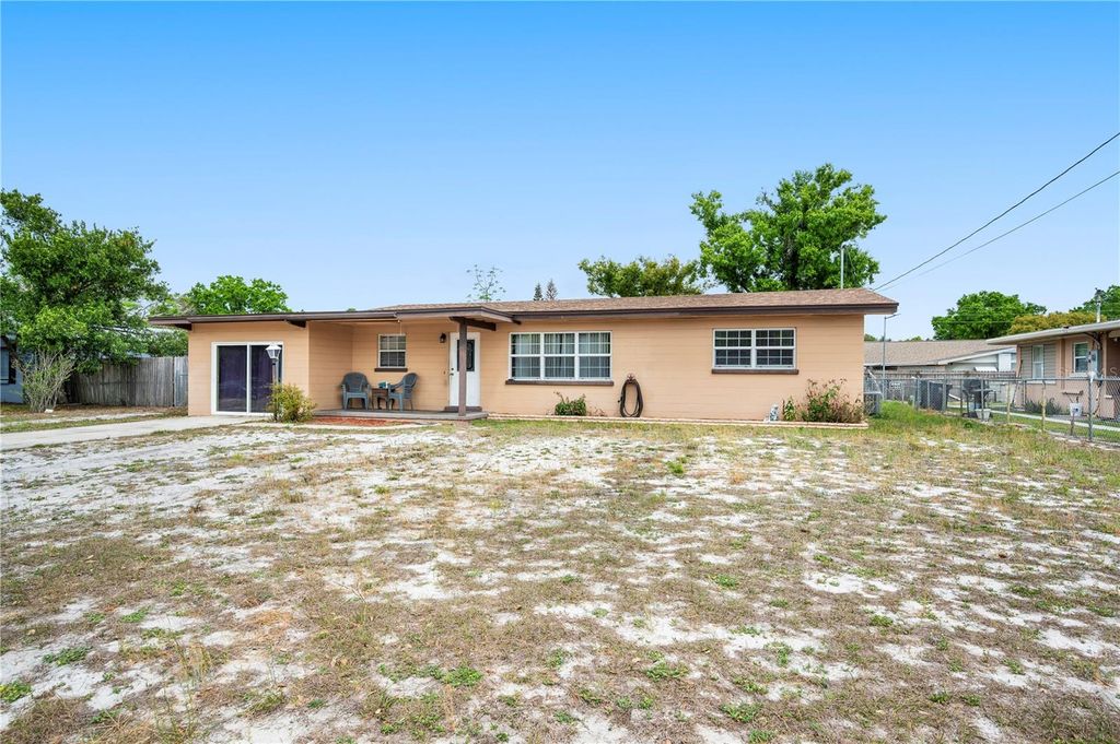 Photo of 113 4th Jpv Street, Winter Haven, FL 33880 (MLS # P4938317)