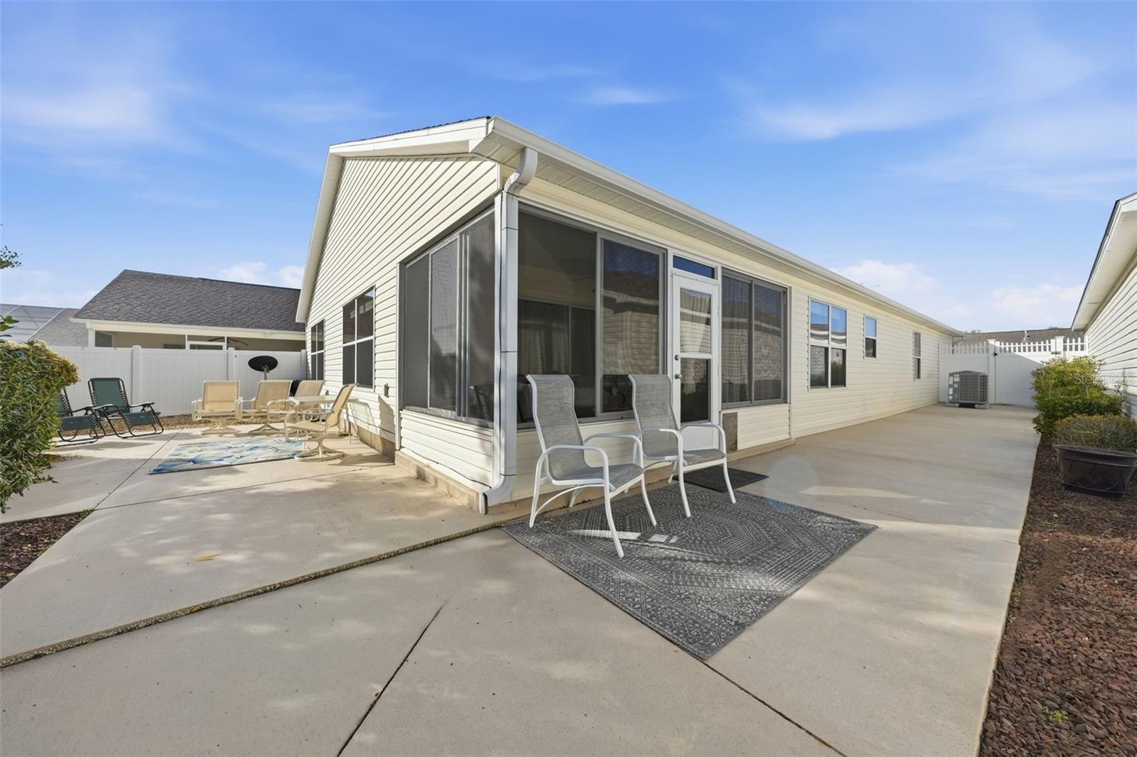 2311 CRESTVIEW STREET