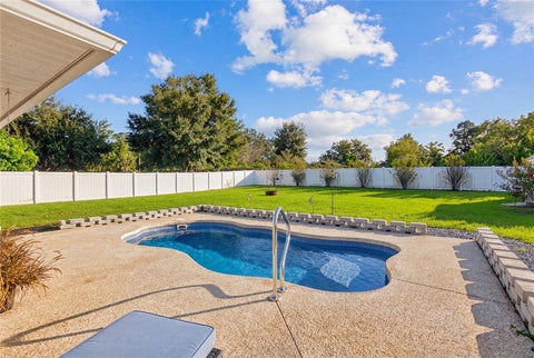 Tiny photo for 4092 SE 61st Place, Ocala, FL 34480 (MLS # OM734565)
