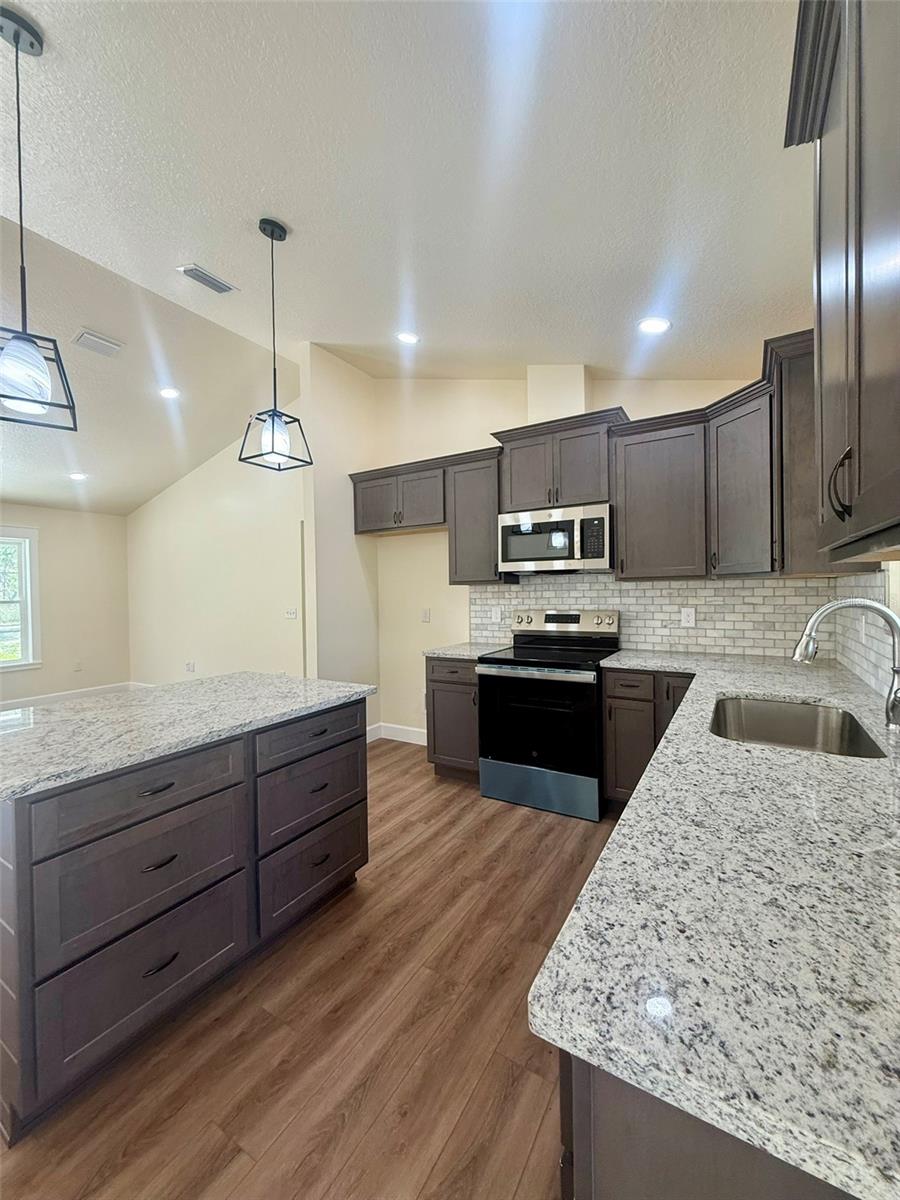 WILLISTON HYLNDS GOLF & C CLUB ESTATE - Residential