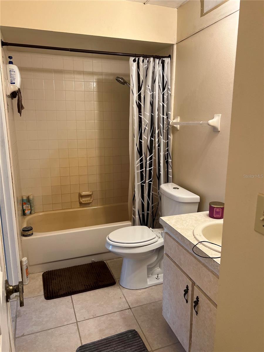 INDIAN LAKE ESTATES - Residential Income