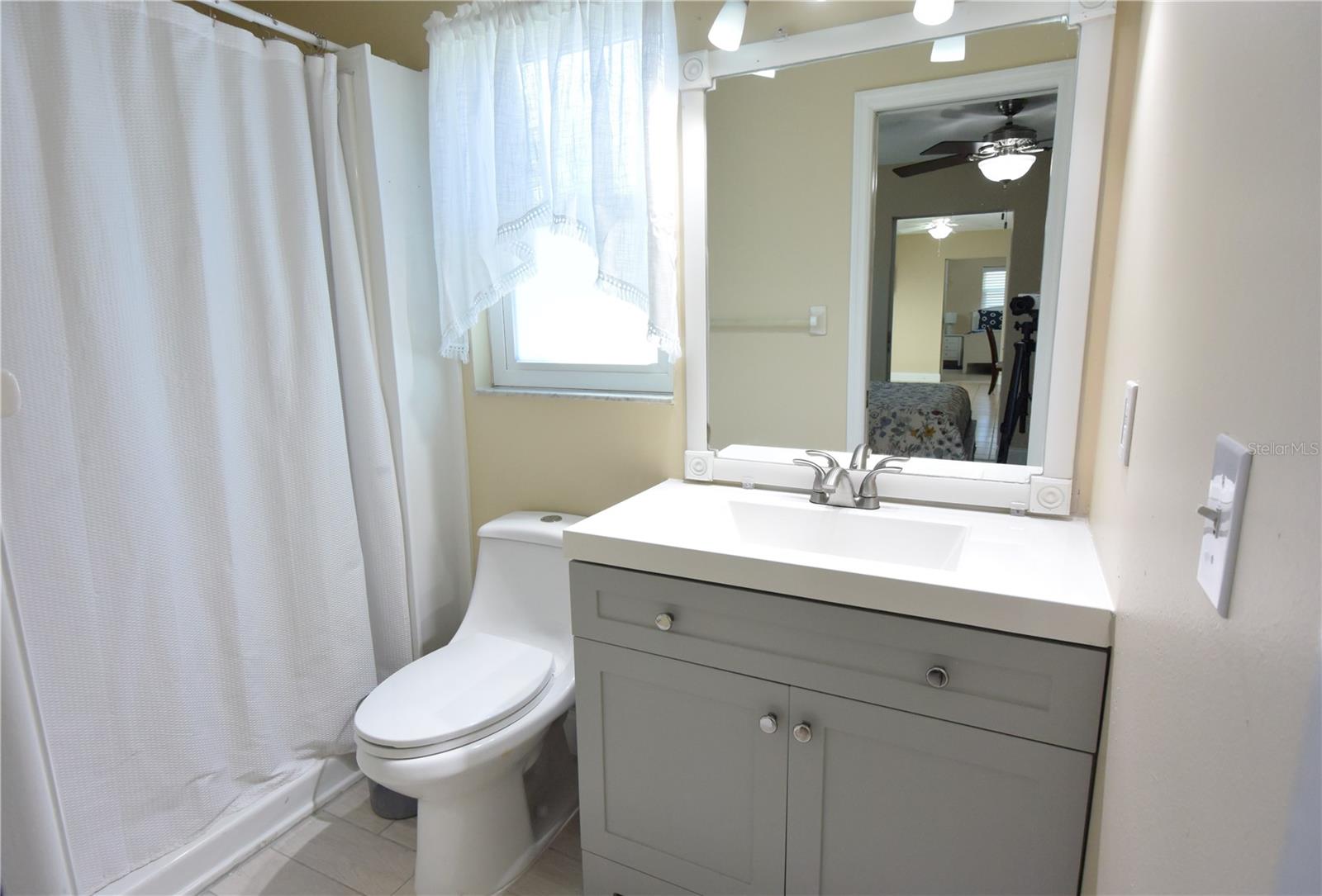 SOUTH VENICE - Residential Lease