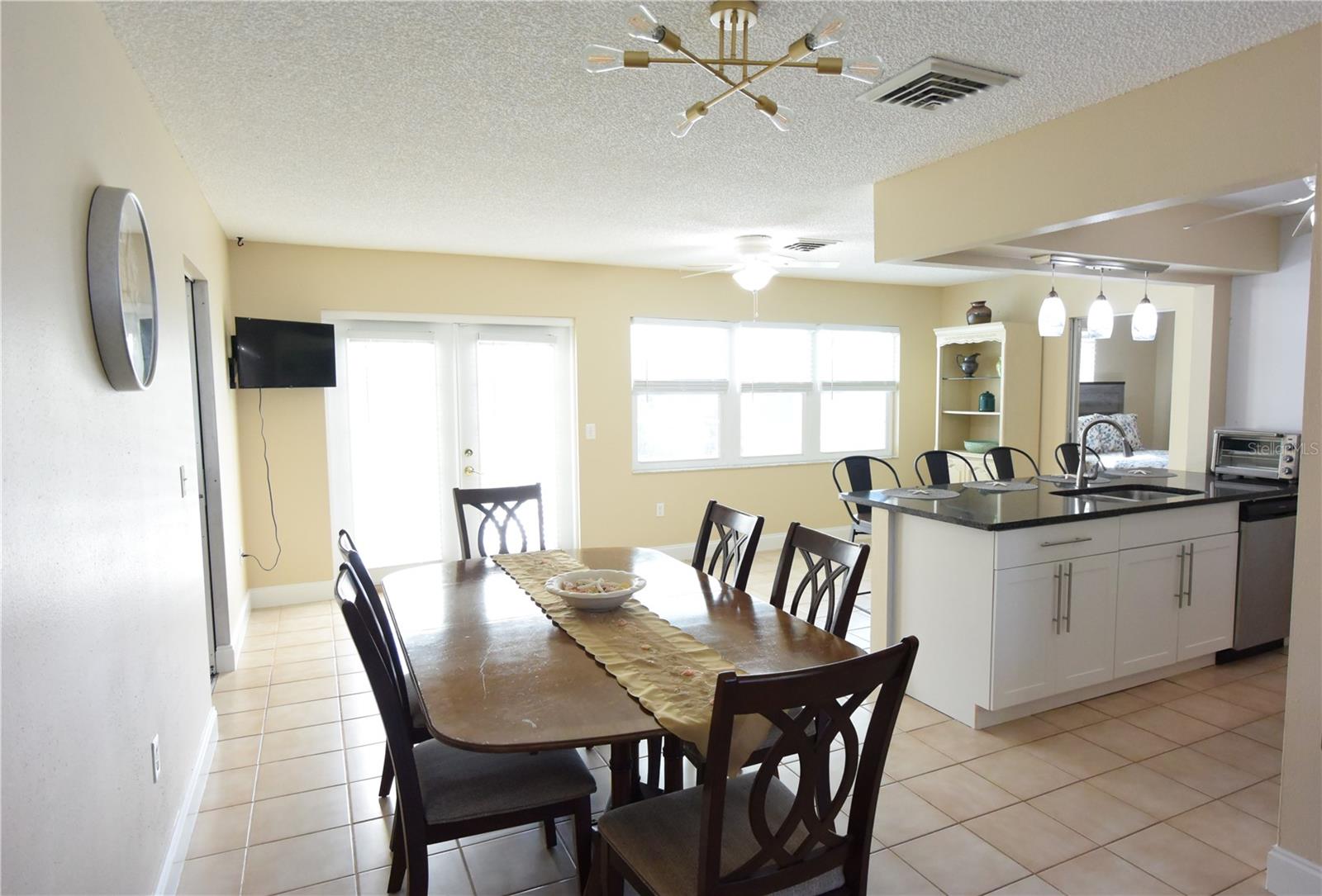 SOUTH VENICE - Residential Lease