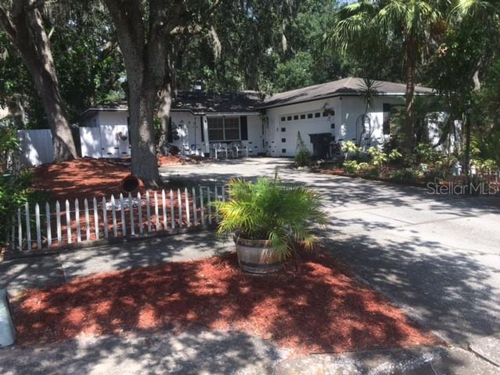 Photo of 1111 Bristolwood Street, Brandon, FL 33510 (MLS # P4936262)