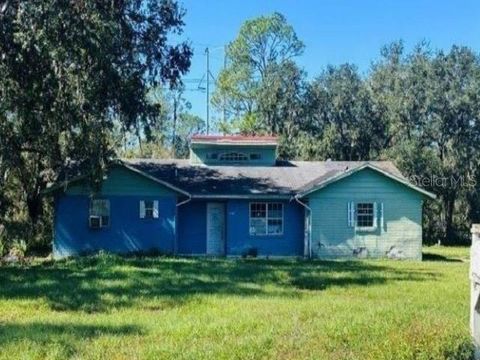 A home in LAKELAND