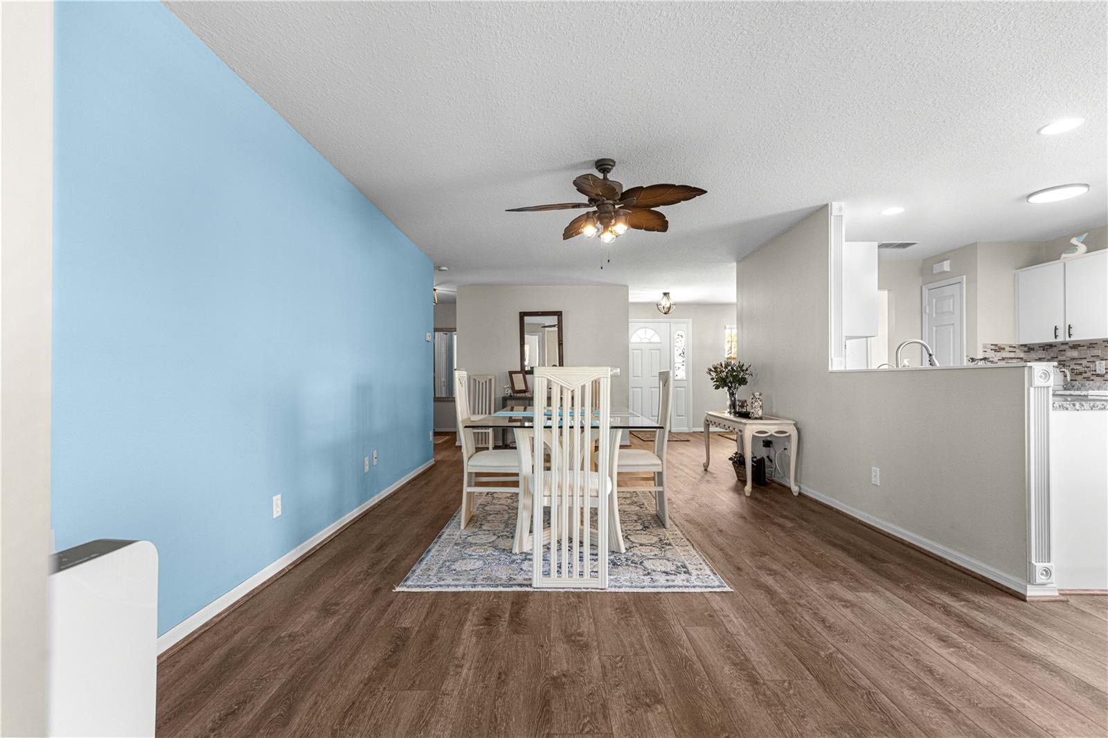 ON TOP OF THE WORLD - Residential