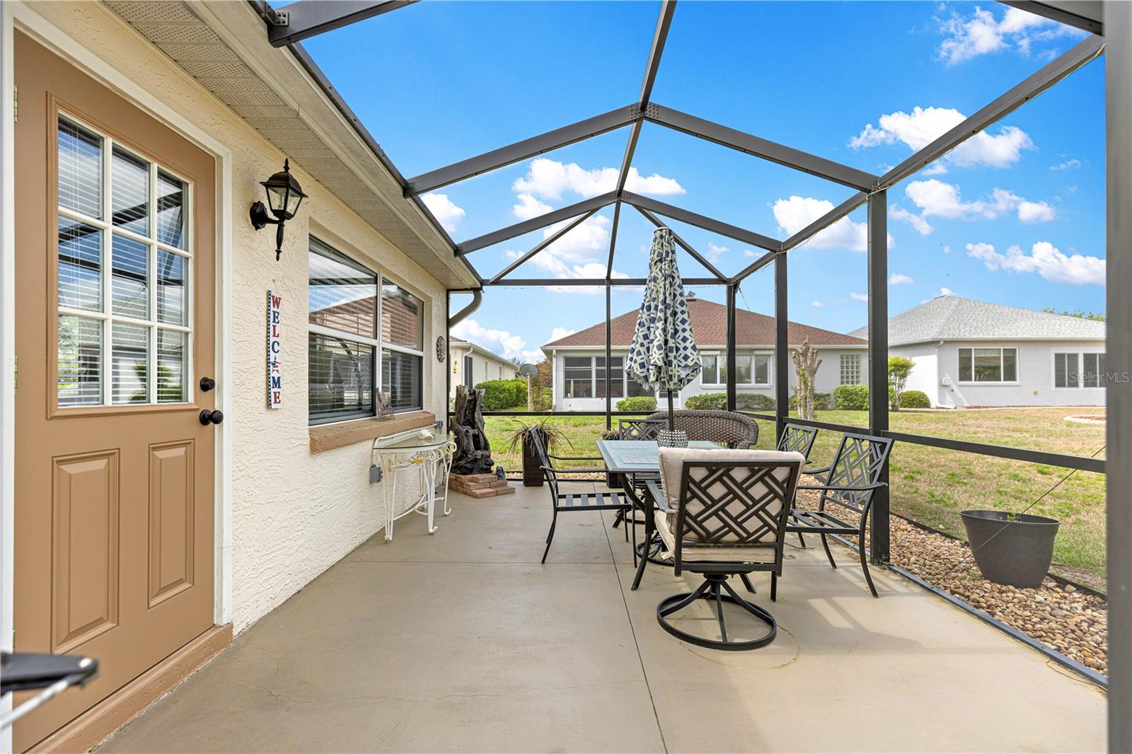 ON TOP OF THE WORLD - Residential