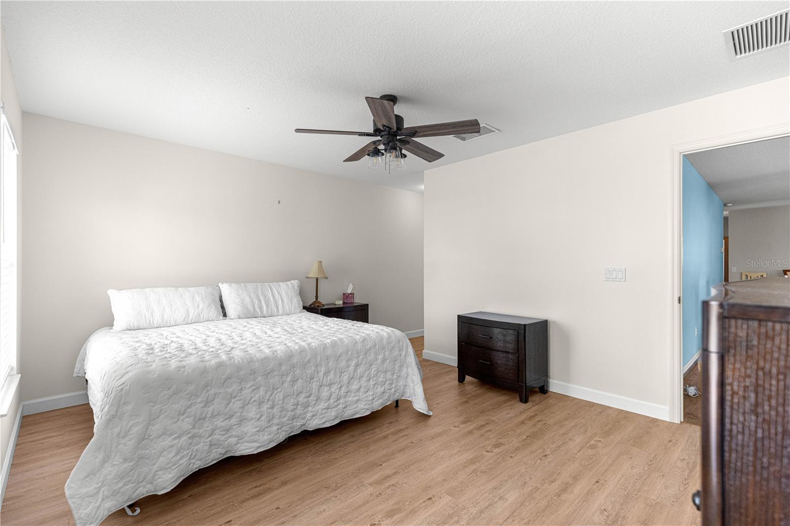 ON TOP OF THE WORLD - Residential