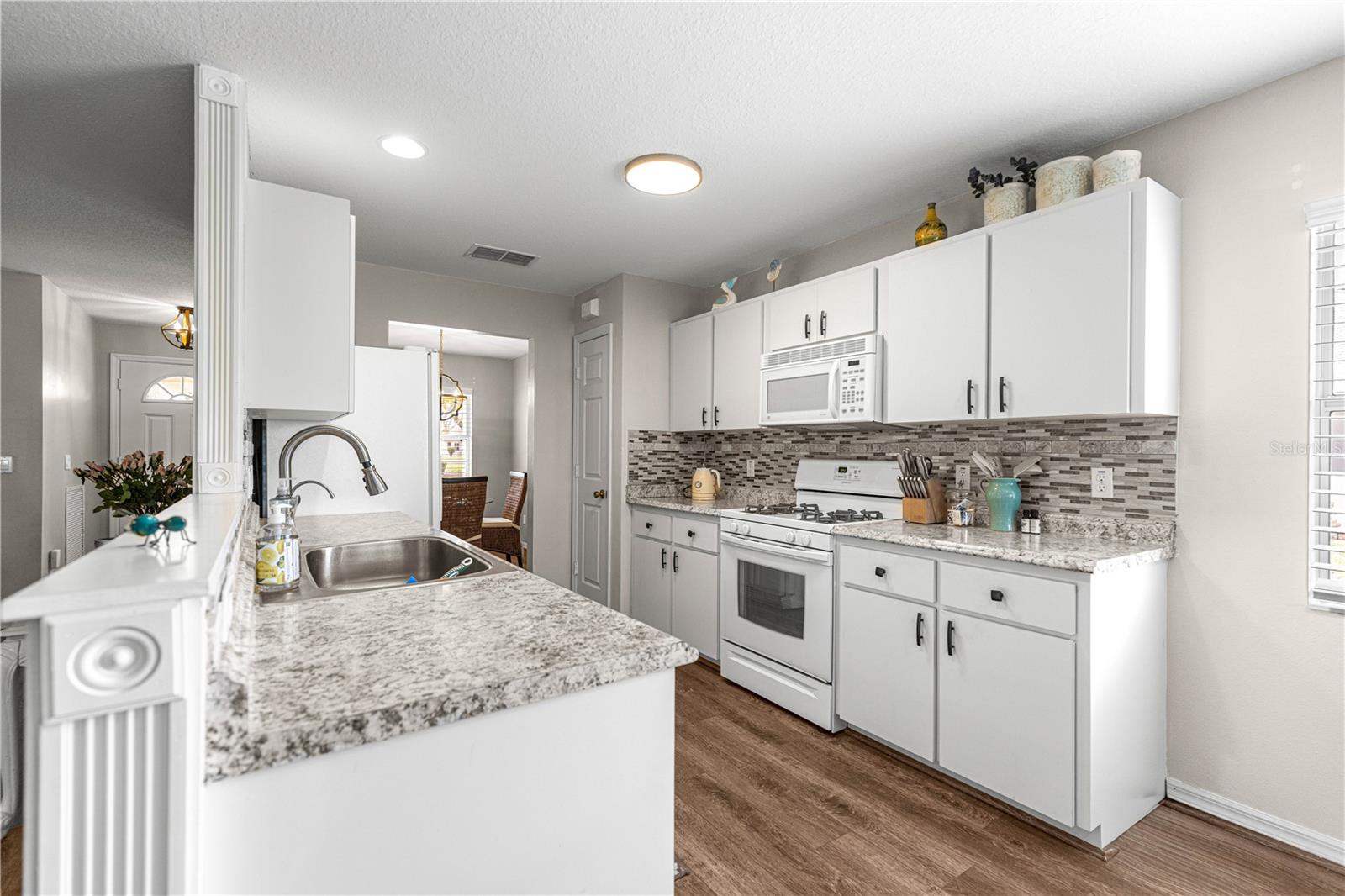 ON TOP OF THE WORLD - Residential