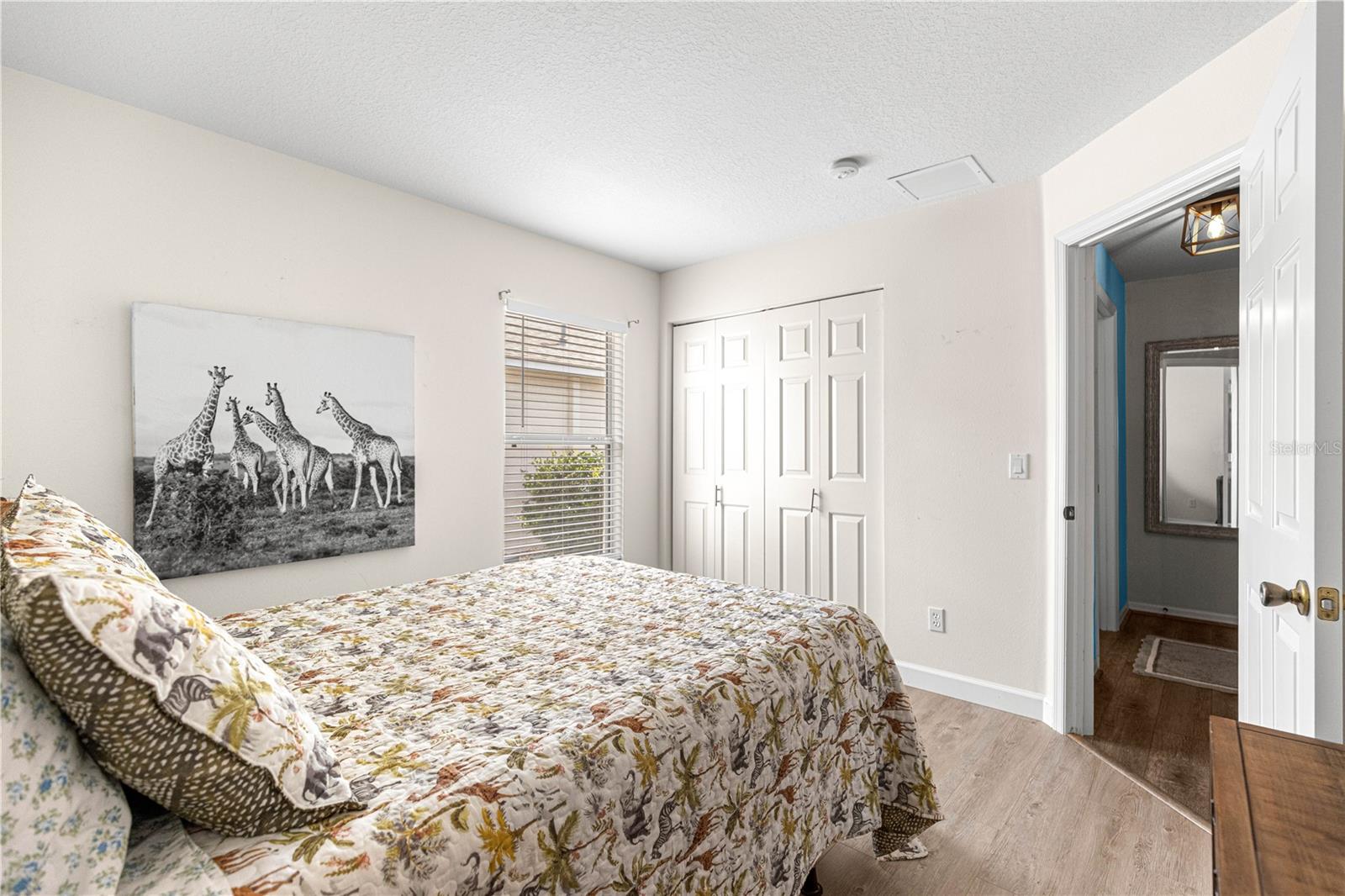 ON TOP OF THE WORLD - Residential