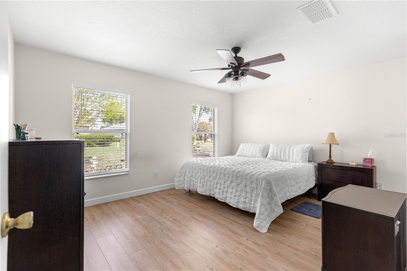 ON TOP OF THE WORLD - Residential