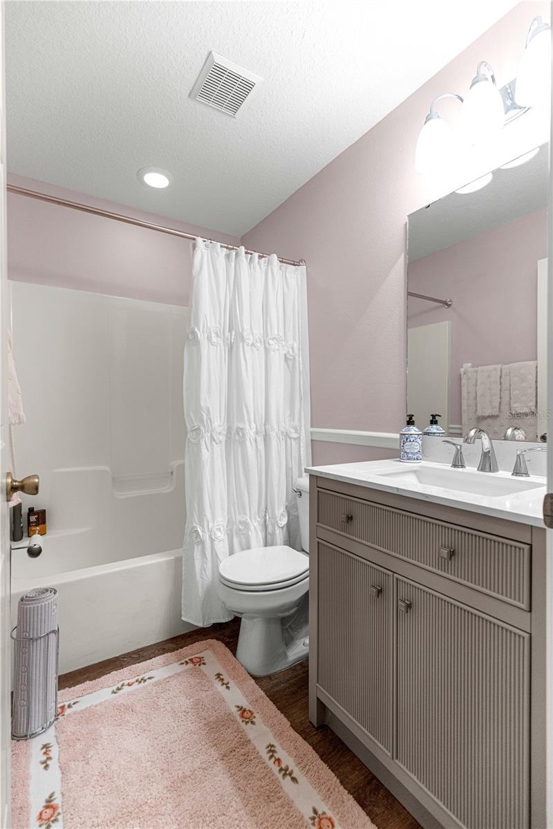 ON TOP OF THE WORLD - Residential