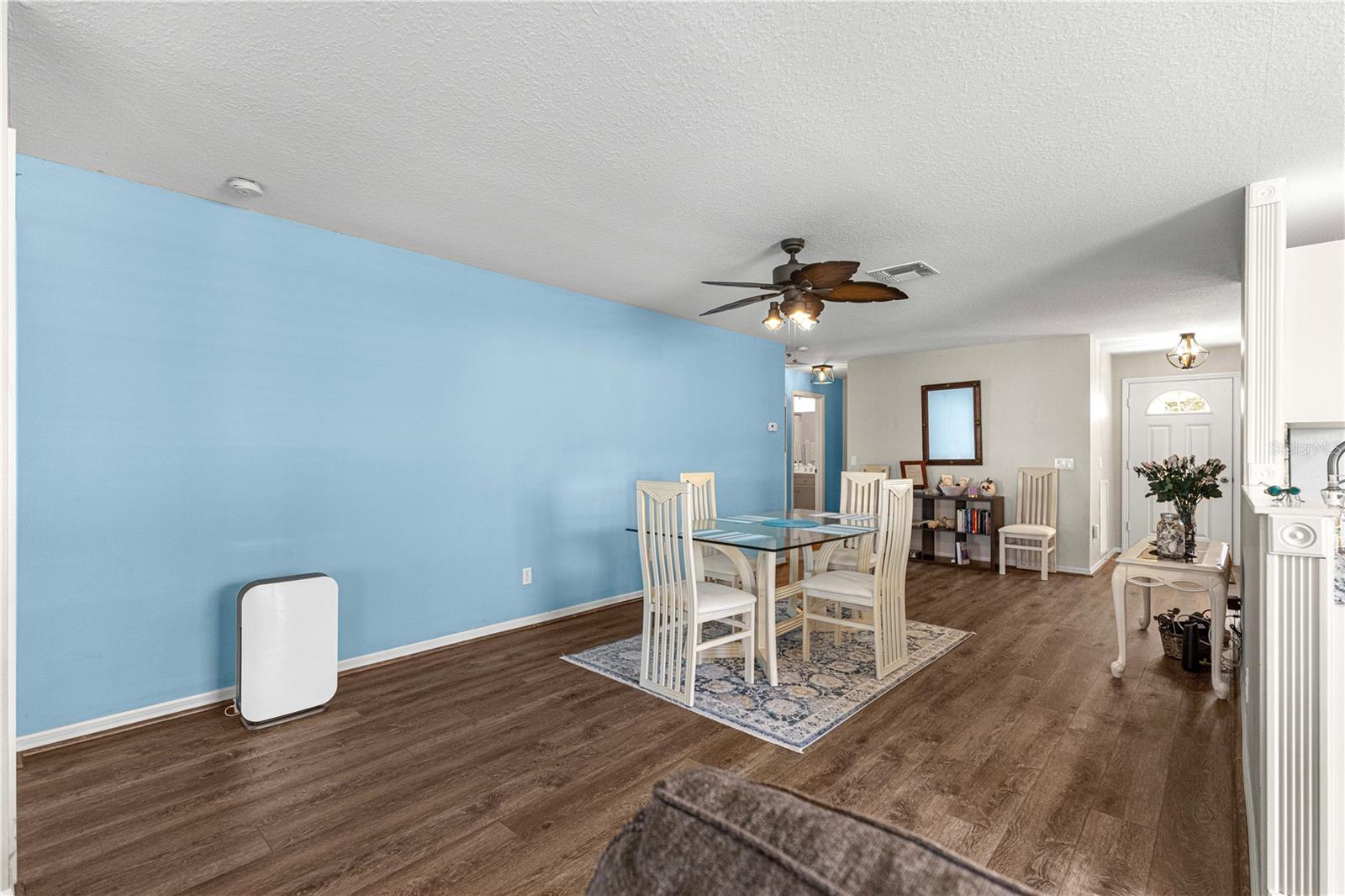 ON TOP OF THE WORLD - Residential